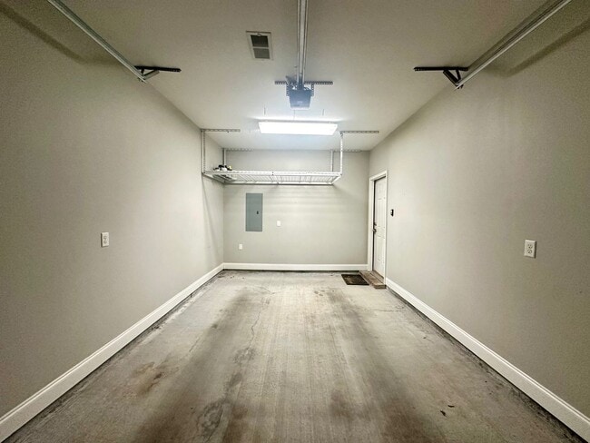 Building Photo - 10664 Florida Blvd