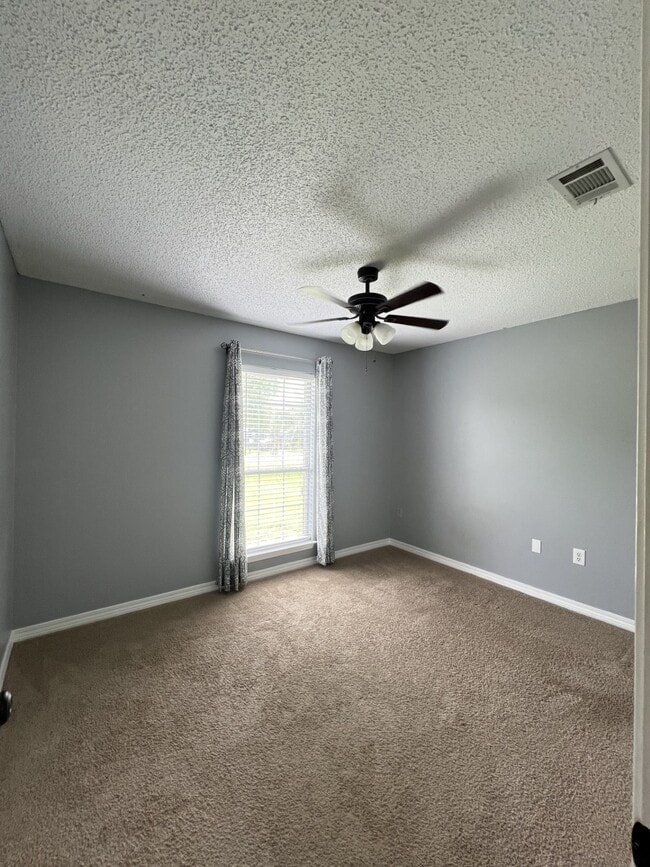 Building Photo - 18874 Mahan Loop