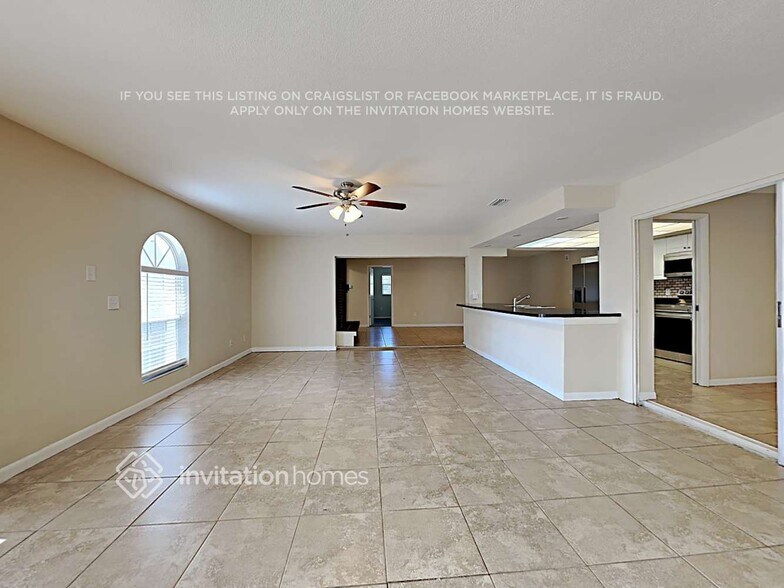 Building Photo - 1895 Almeria Way S