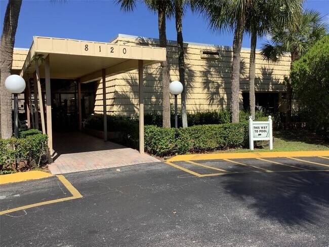 Building Photo - 8220 Sunrise Lakes Blvd