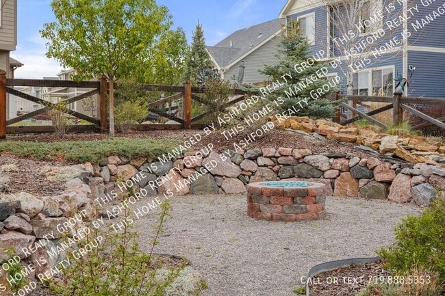 Building Photo - 7215 Rim Bluff Ln