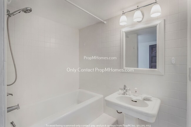 Building Photo - Spacious Large Sanctuary in SE Portland’s ...