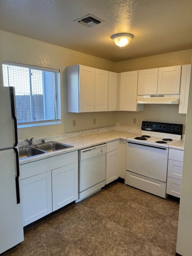 Building Photo - shil835