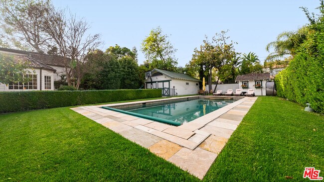 Building Photo - 1625 Opechee Way