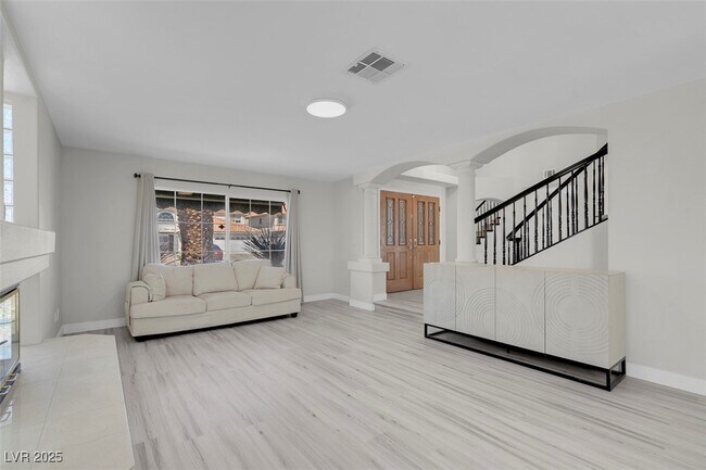 Building Photo - 3604 N Campbell Rd
