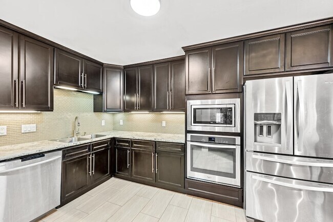 Building Photo - 43 Hickory Oak Dr