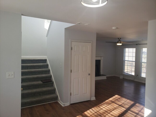 Building Photo - THE GOOD LIFE IN FAIRBURN