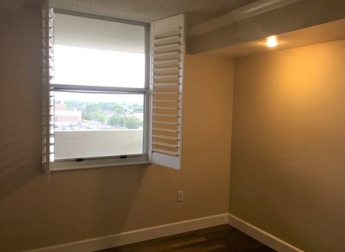 2nd Bedroom - 601 W 11th Ave