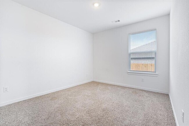 Building Photo - 1051 EMERALD St