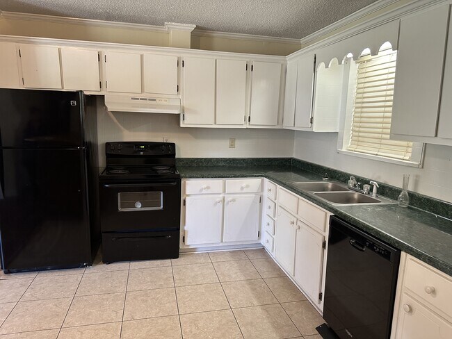 Building Photo - 6 Mancuso Dr