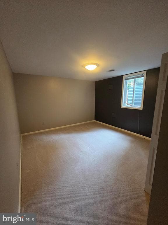 Building Photo - 8235 Tall Timber Dr