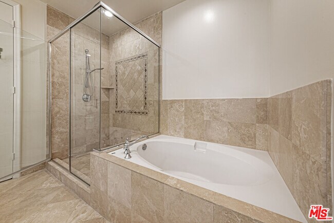 Building Photo - 143 N Arnaz Dr