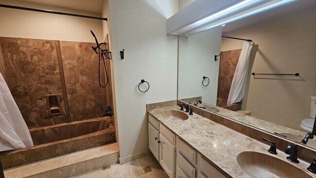 Building Photo - Spacious Townhome with Finished Basement in Westminster