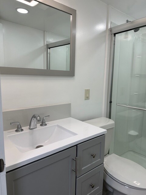 Bathroom - 2915 Tindel Camp Rd