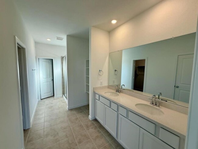 Building Photo - 22142 Paula Bluff Ln