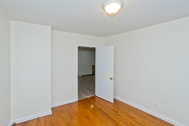 Building Photo - 181 State St