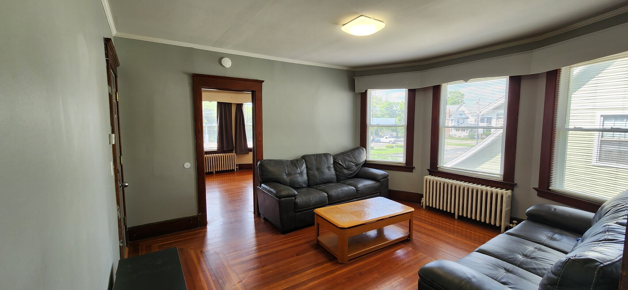 Building Photo - 352 Elm St