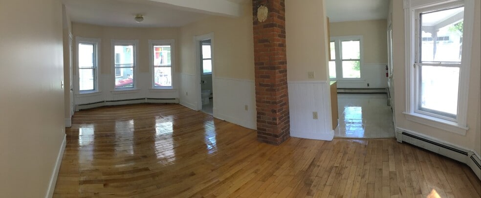 Livingroom - 16 Booth St