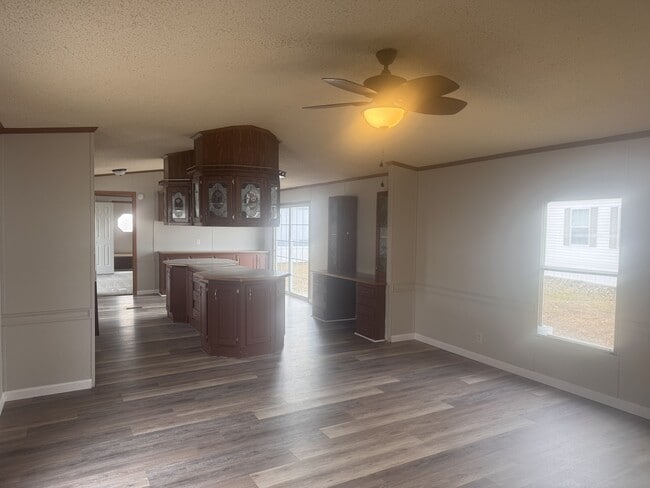 Building Photo - 156 Janet Dr