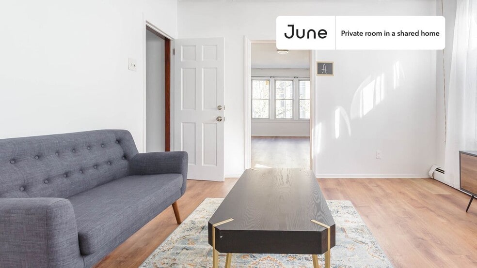 Building Photo - Room in Shared 4 bed/1 bath home