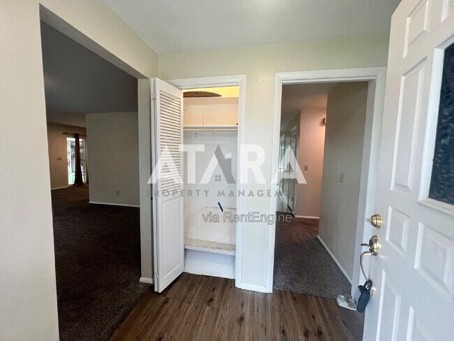 Building Photo - 1374 Marinwood Ave
