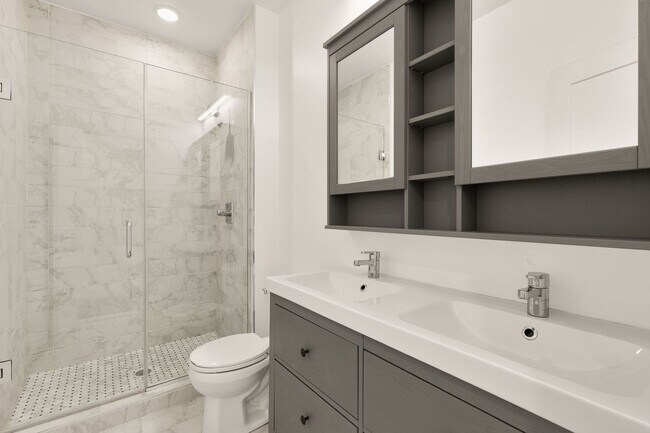 Building Photo - Beautiful 2 Bed/2 Bath in Petworth