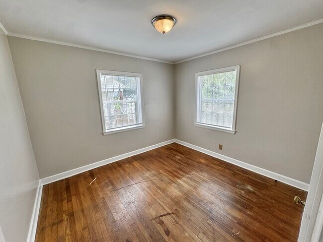 Building Photo - 1068 Railton Rd