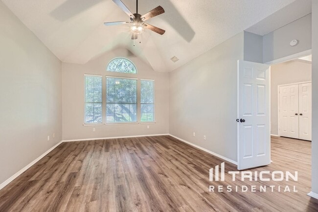 Building Photo - 4649 Devonshire Dr