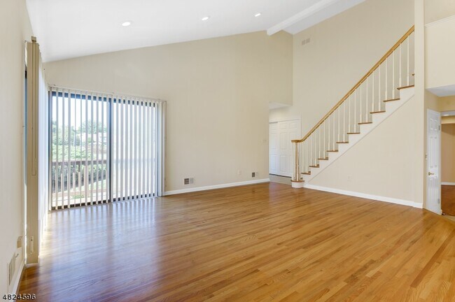 Building Photo - 250 Ridgedale Ave