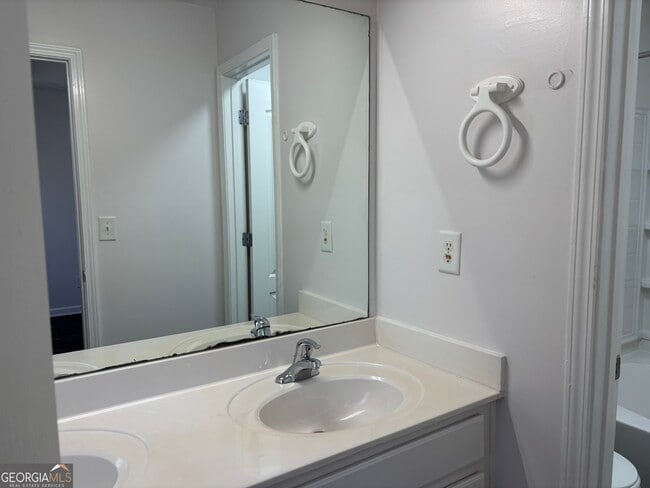 Building Photo - 6367 Ellenwood Dr