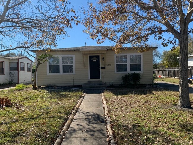 Building Photo - 3629 Lawnview St