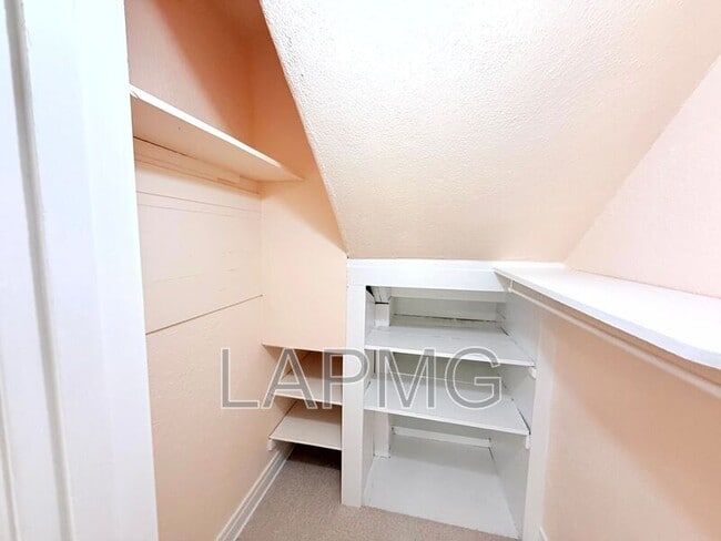 Building Photo - 714-716 El Centro Street