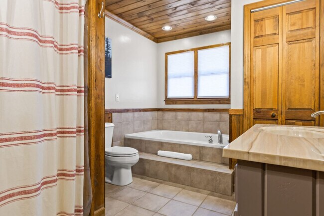 Building Photo - 181 Sugar Mountain Rd