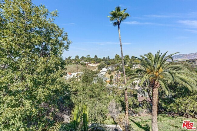 Building Photo - 4255 Raynol St