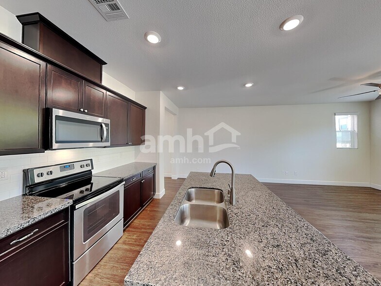 Building Photo - 9289 Baylee Bay Court