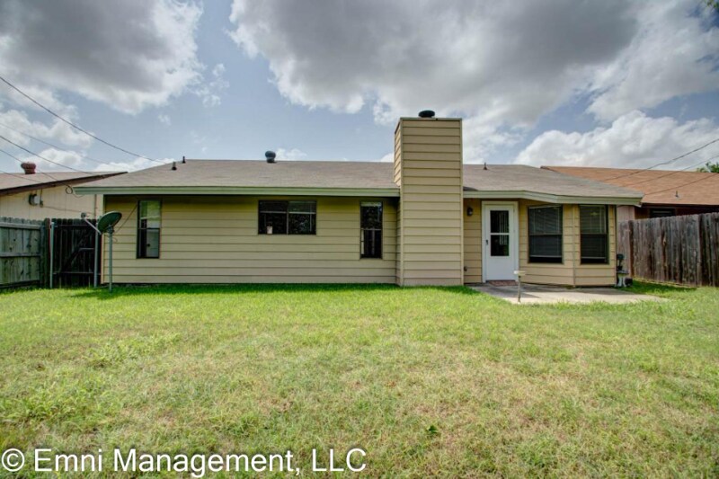 Building Photo - 1408 Garnet Rd