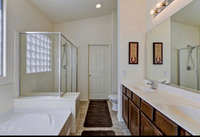 Building Photo - Great location. near the 303, US60, shoppi...