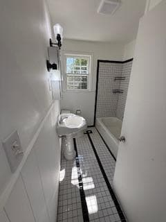 Building Photo - 1924 Woodside Rd