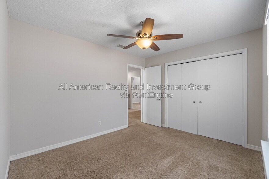 Building Photo - 608 Drakes Landing