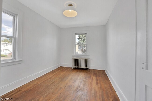 Building Photo - 65 10th St