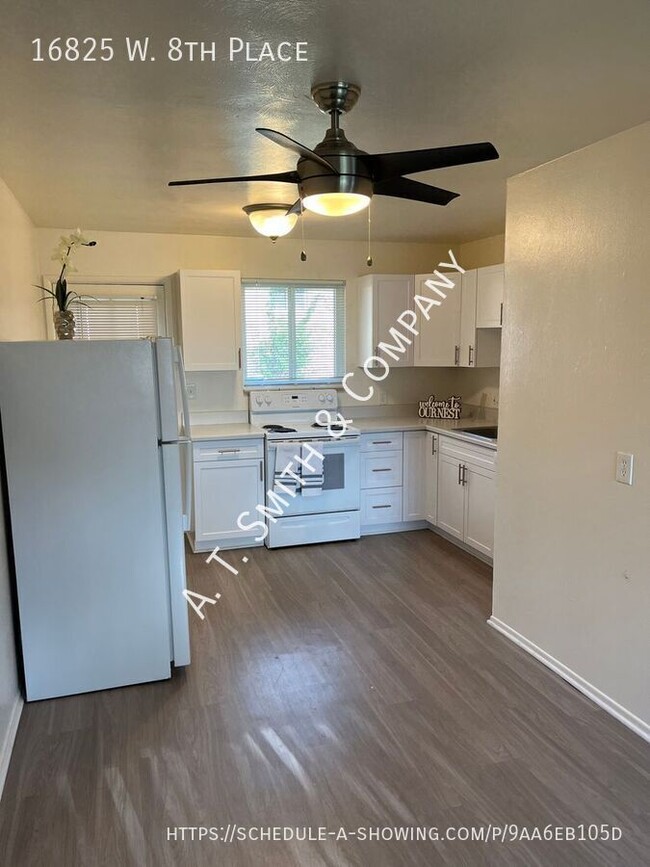 Building Photo - Pet Friendly Golden 2 bed 1 bath with Wash...