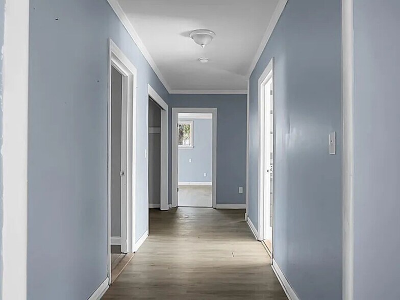 Building Photo - 407 Hayne St