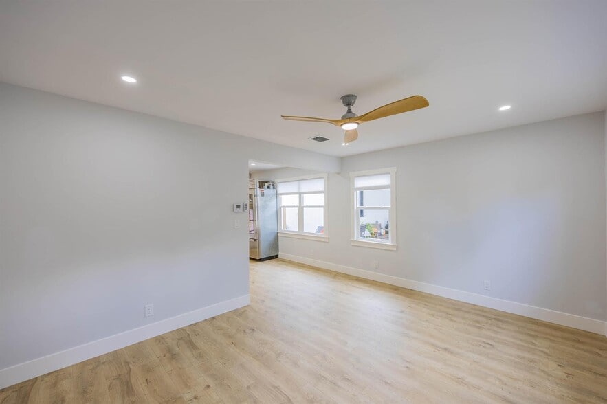 Building Photo - 730 Winters St