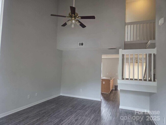 Building Photo - 105 Lynch Cir