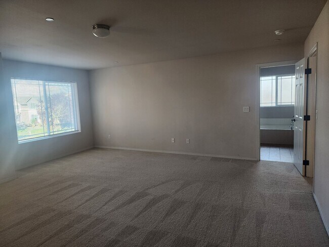 Building Photo - 3117 Shaw St