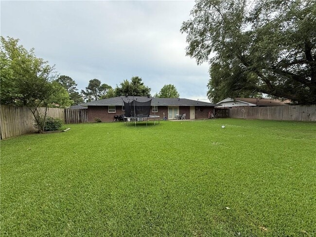 Building Photo - 1816 Ross Ave
