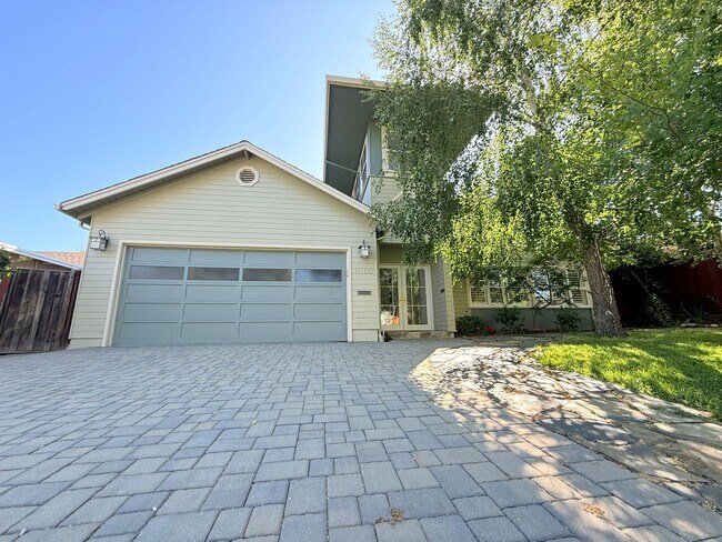 Building Photo - ? Elegant & Expansive Redwood City Home – ...