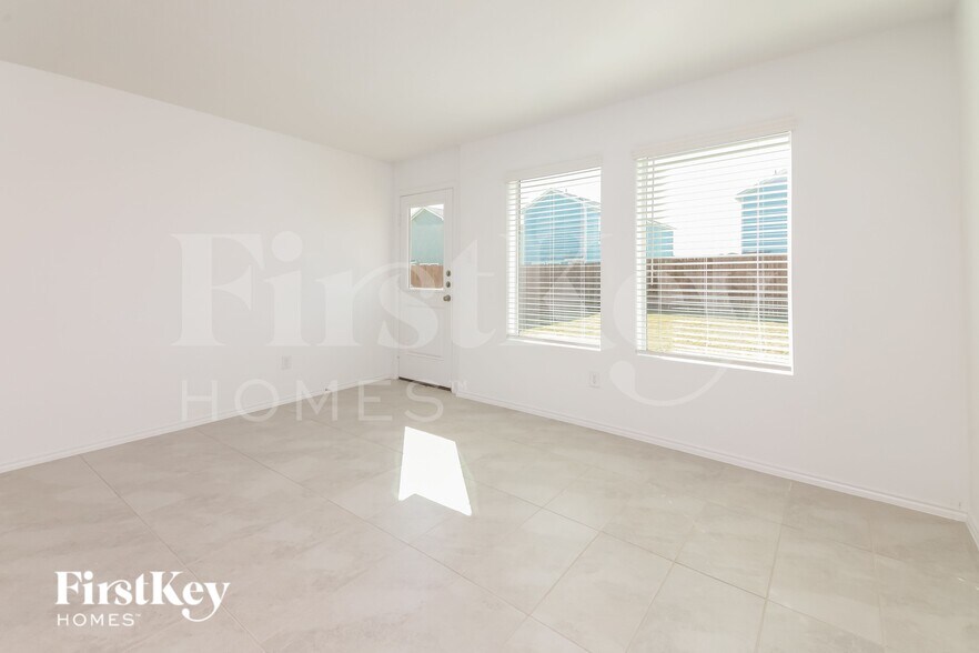 Building Photo - 235 Plumcove Dr