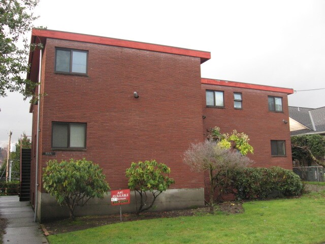 Primary Photo - 2221 Yale Ave. E.