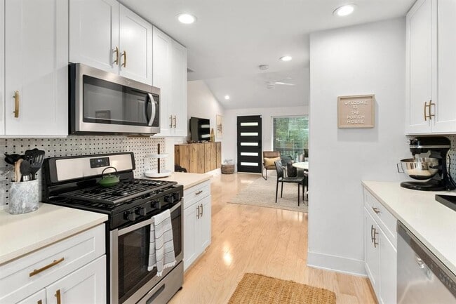 Building Photo - 3005 Kuhlman Ave